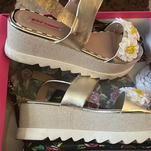 Betsy Johnson Summer Platform Sandal